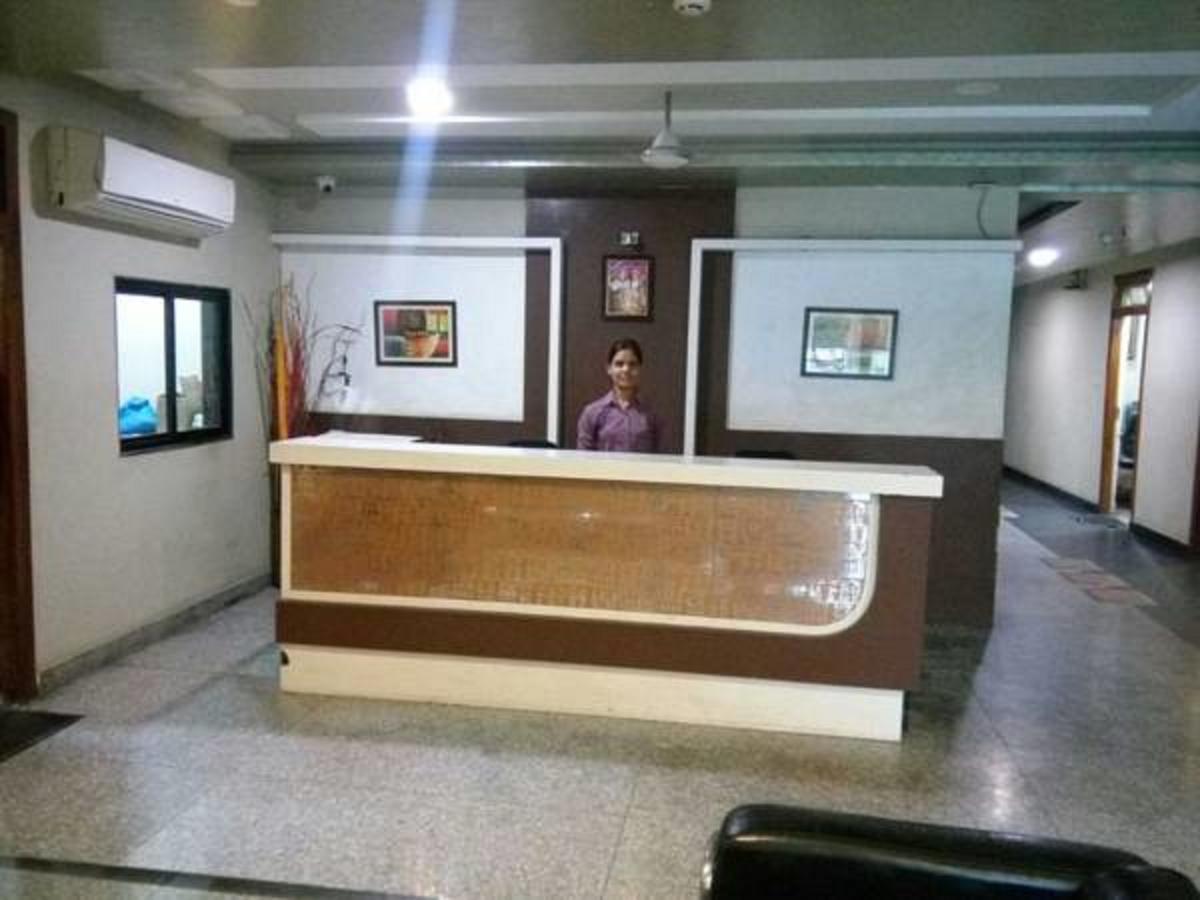 Hotel Shree Pushpak Raigarh Экстерьер фото